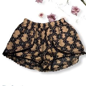 Double Zero Navy and Tan Damask Shorts / Skort - M